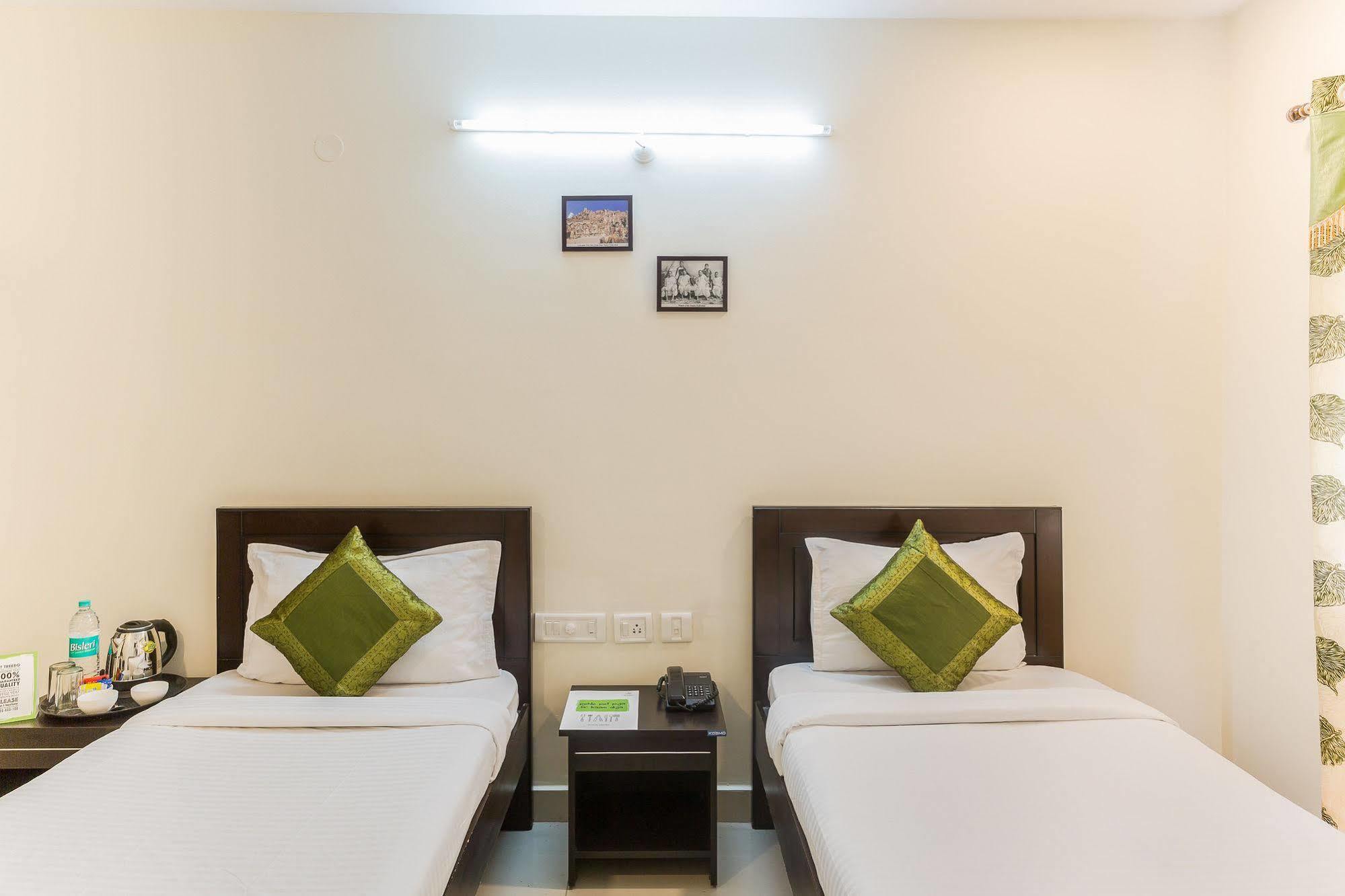 Treebo Srico, Banjara Hills Hotell Hyderabad Exteriör bild
