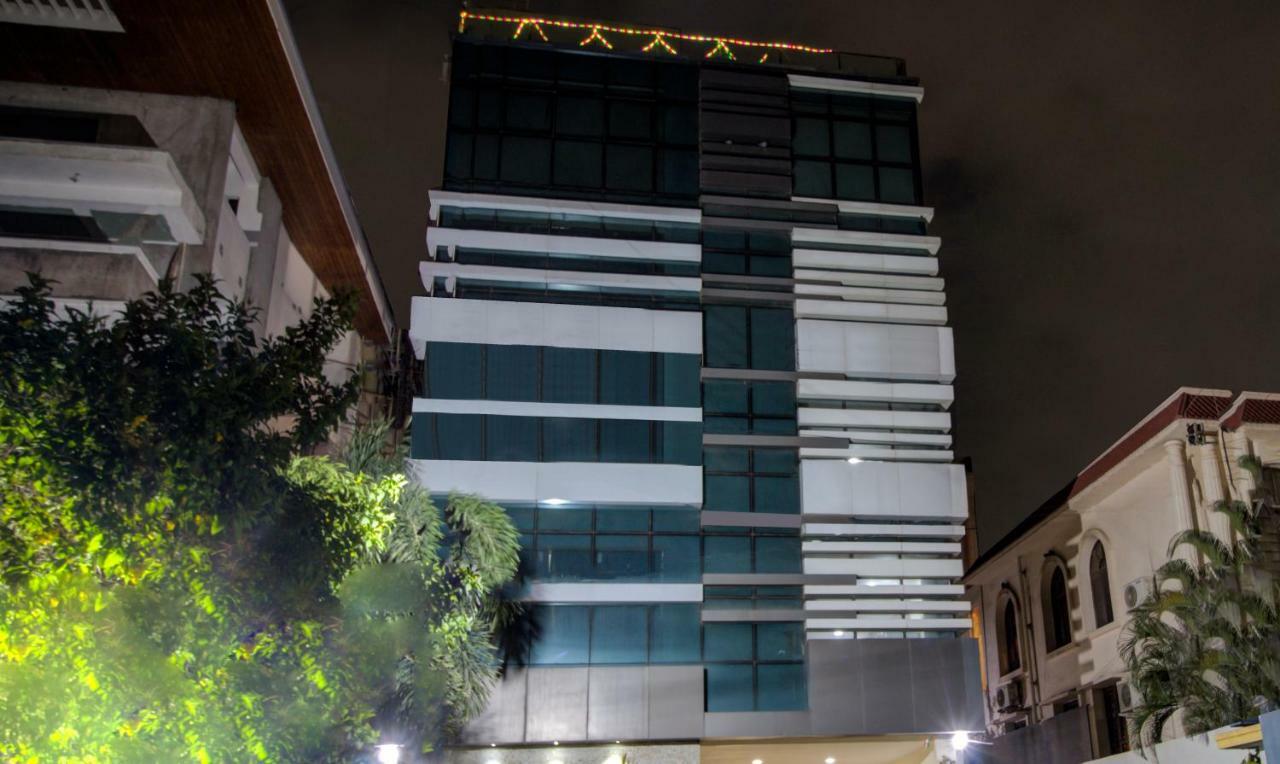 Treebo Srico, Banjara Hills Hotell Hyderabad Exteriör bild