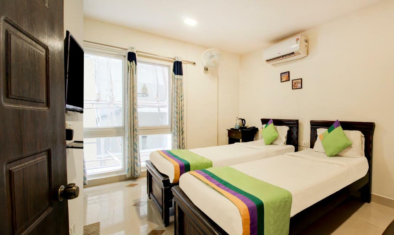 Treebo Srico, Banjara Hills Hotell Hyderabad Exteriör bild